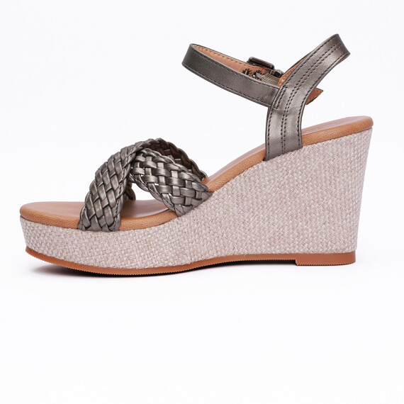 https://lattakia.kyveli.me/products/k7s25fw22054